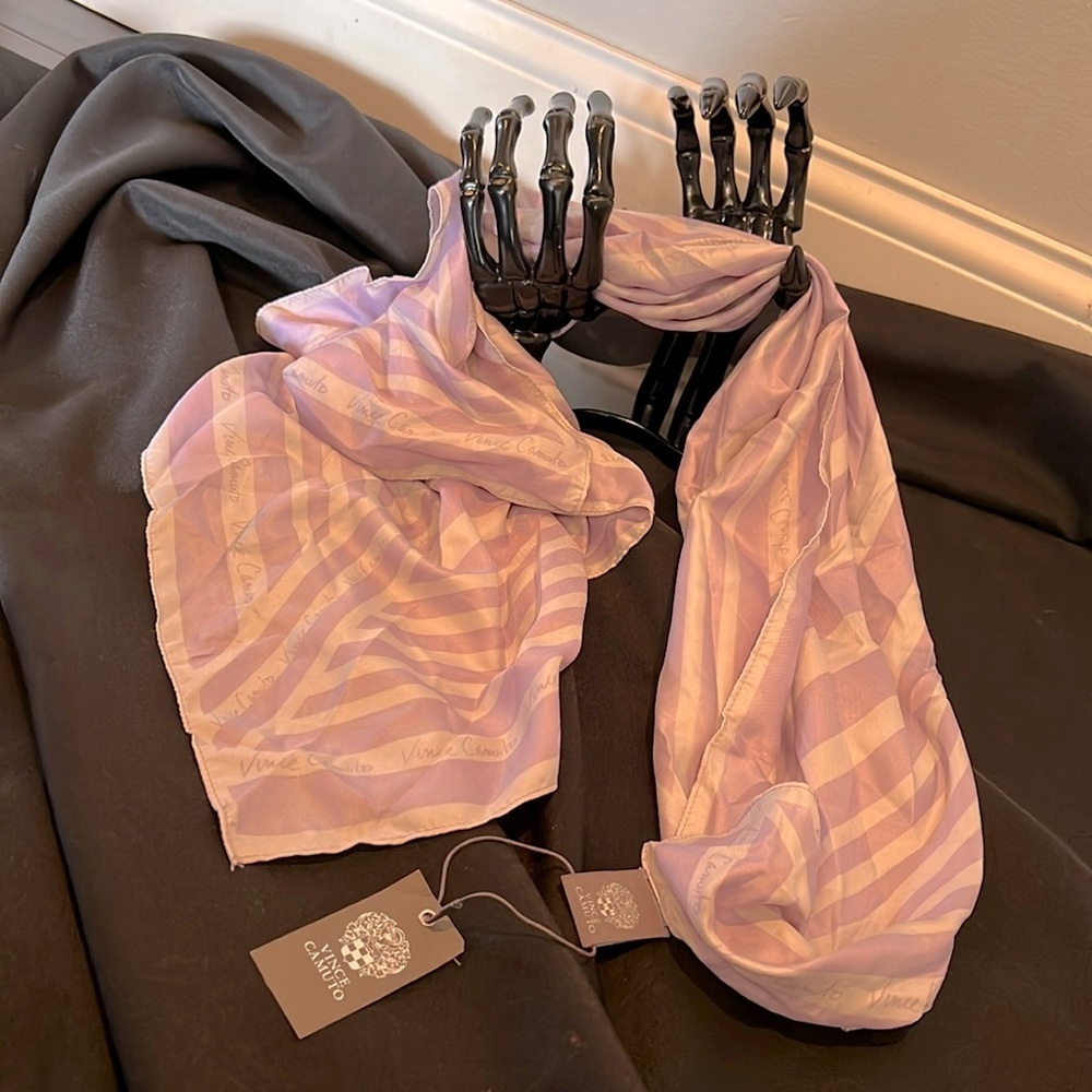 Vince Camuto lilac scarf NWT